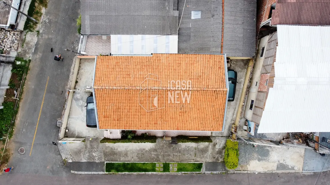 Sobrado com 5 quartos à venda, 178m2 em Cidade Industrial, Curitiba - PR - imagem 6 Foto 6 de Sobrado com 5 quartos à venda, 178m2 em Cidade Industrial, Curitiba - PR