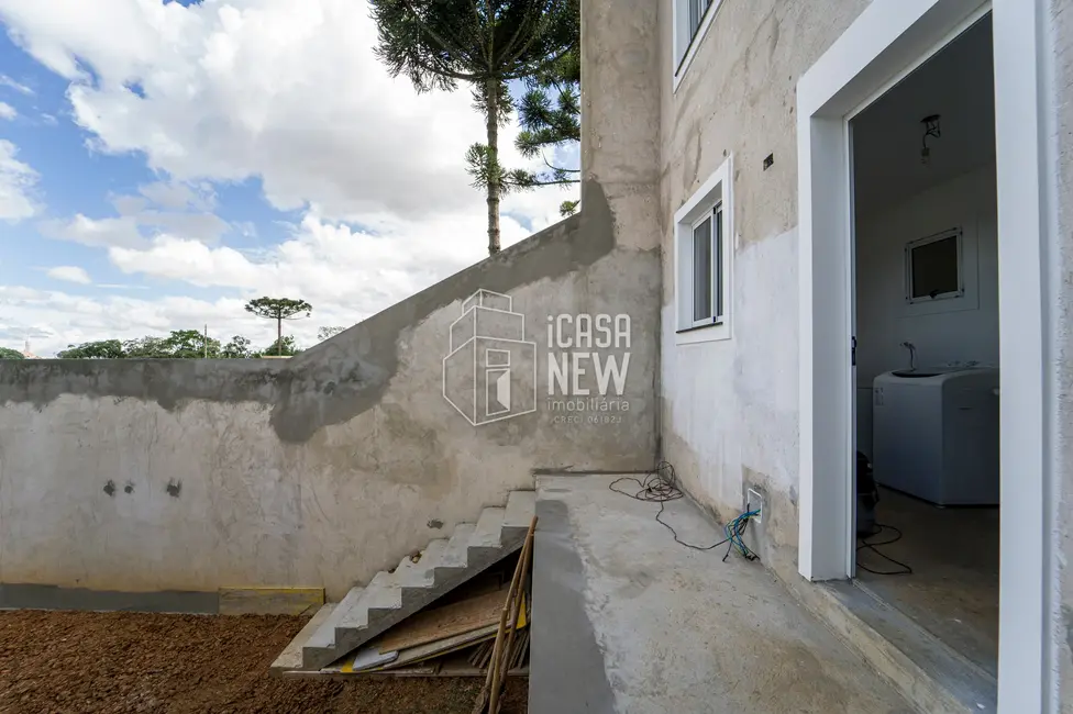 Sobrado com 5 quartos à venda, 270m2 em Cachoeira, Curitiba - PR - imagem 5 Foto 5 de Sobrado com 5 quartos à venda, 270m2 em Cachoeira, Curitiba - PR