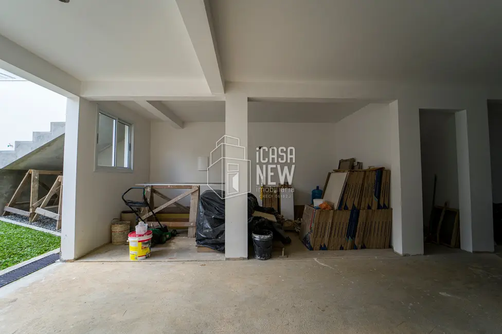 Sobrado com 5 quartos à venda, 270m2 em Cachoeira, Curitiba - PR - imagem 6 Foto 6 de Sobrado com 5 quartos à venda, 270m2 em Cachoeira, Curitiba - PR