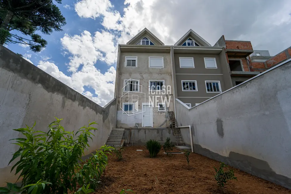 Sobrado com 5 quartos à venda, 270m2 em Cachoeira, Curitiba - PR - imagem 3 Foto 3 de Sobrado com 5 quartos à venda, 270m2 em Cachoeira, Curitiba - PR