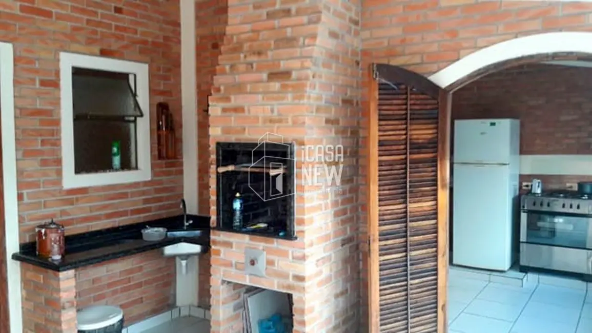 Foto 2 de Casa com 4 quartos à venda, 209m2 em Guaratuba - PR