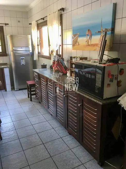 Foto 6 de Casa com 3 quartos à venda, 160m2 em Matinhos - PR