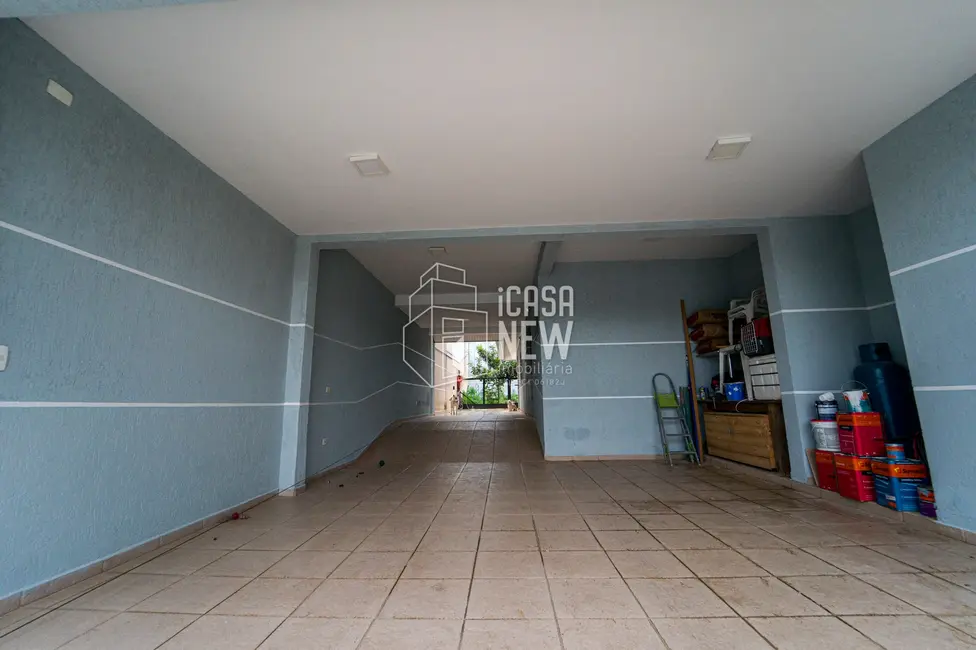 Casa com 5 quartos à venda, 406m2 em São Domingos, Sao Jose Dos Pinhais - PR - imagem 8 Foto 8 de Casa com 5 quartos à venda, 406m2 em São Domingos, Sao Jose Dos Pinhais - PR