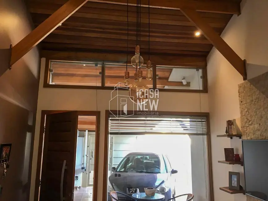 Foto 4 de Casa com 2 quartos à venda, 75m2 em Uberaba, Curitiba - PR