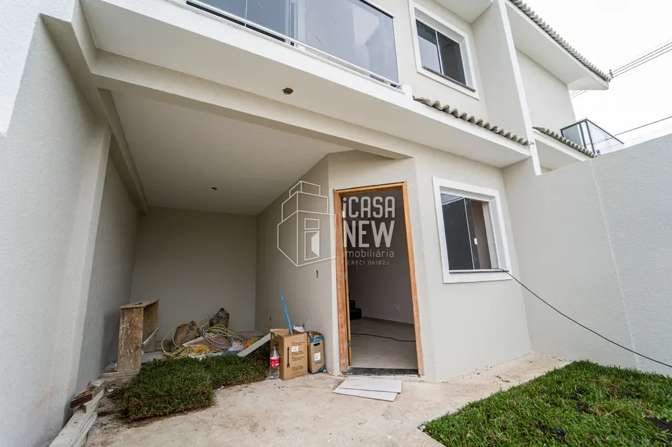 Foto 2 de Sobrado com 2 quartos à venda, 70m2 em Sítio Cercado, Curitiba - PR