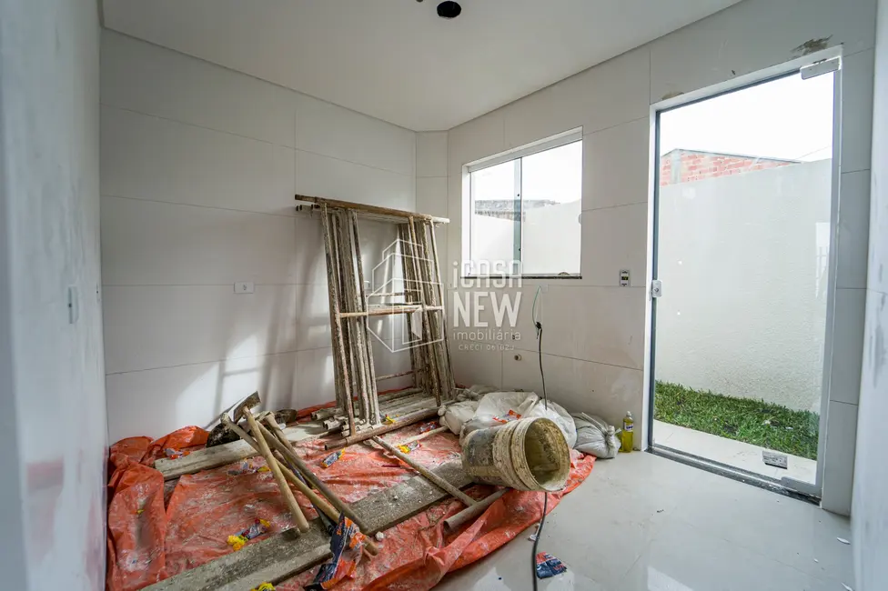 Sobrado com 2 quartos à venda, 70m2 em Sítio Cercado, Curitiba - PR - imagem 4 Foto 4 de Sobrado com 2 quartos à venda, 70m2 em Sítio Cercado, Curitiba - PR