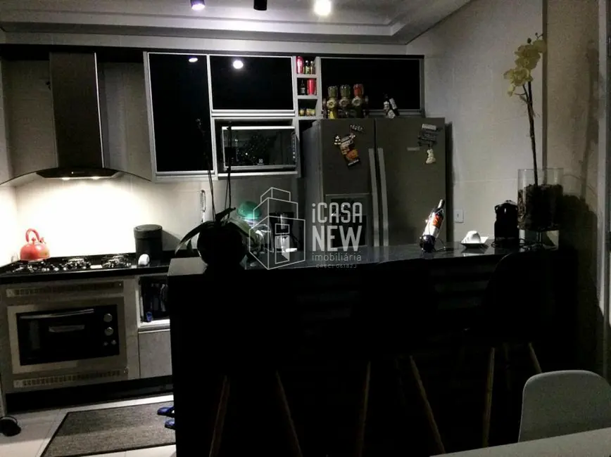 Foto 3 de Apartamento com 2 quartos à venda em Capão Raso, Curitiba - PR