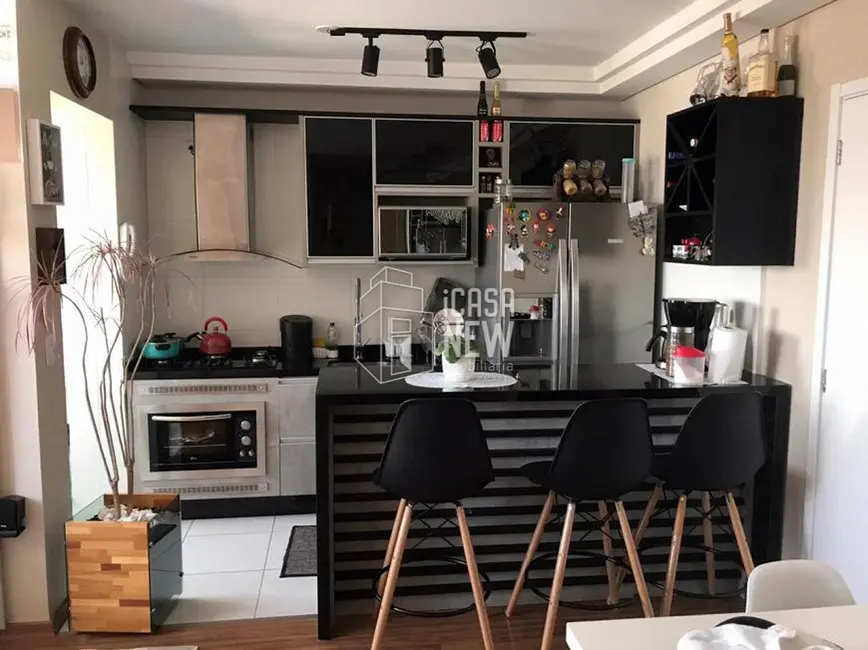 Foto 2 de Apartamento com 2 quartos à venda em Capão Raso, Curitiba - PR