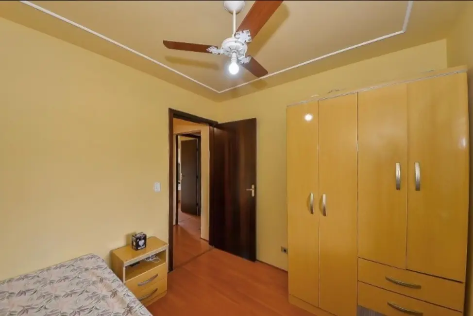 Sobrado com 3 quartos à venda, 130m2 em Hauer, Curitiba - PR - imagem 9 Foto 9 de Sobrado com 3 quartos à venda, 130m2 em Hauer, Curitiba - PR