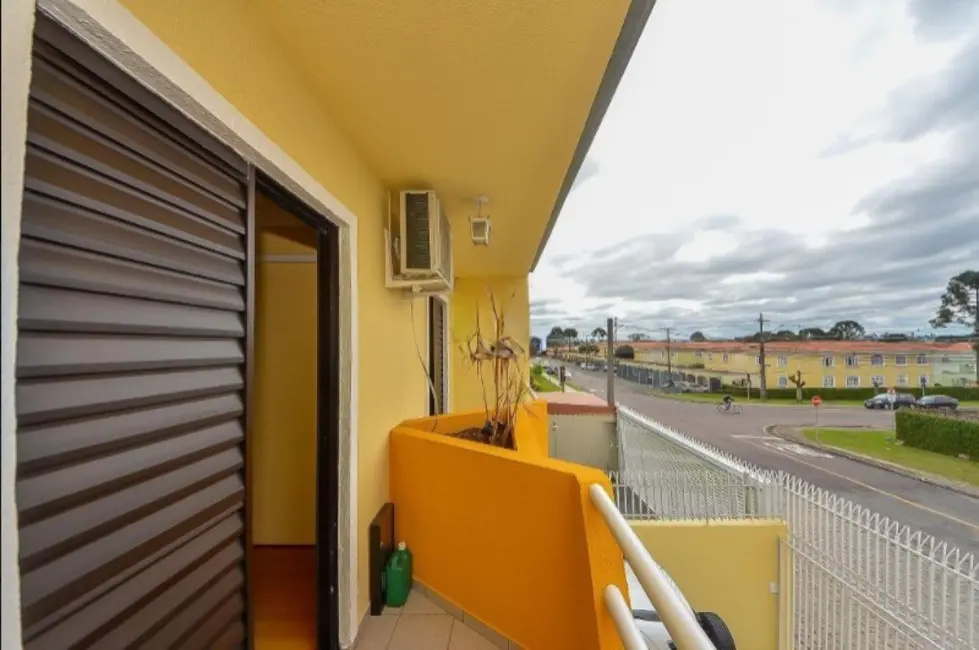 Foto 2 de Sobrado com 3 quartos à venda, 130m2 em Hauer, Curitiba - PR