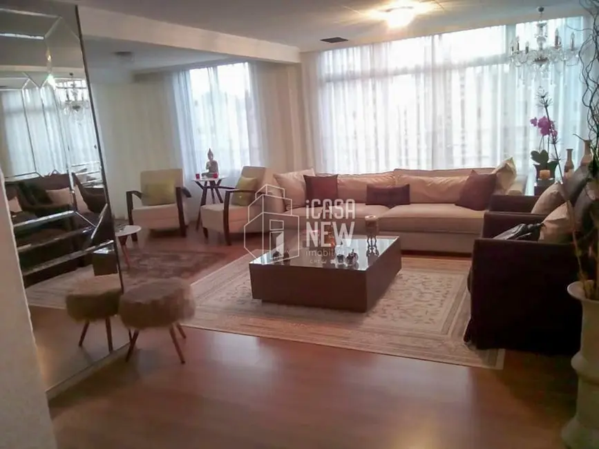 Foto 1 de Apartamento com 3 quartos à venda, 233m2 em Centro, Curitiba - PR