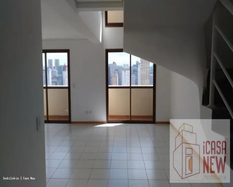 Apartamento com 2 quartos à venda, 129m2 em Centro, Curitiba - PR - imagem 3 Foto 3 de Apartamento com 2 quartos à venda, 129m2 em Centro, Curitiba - PR