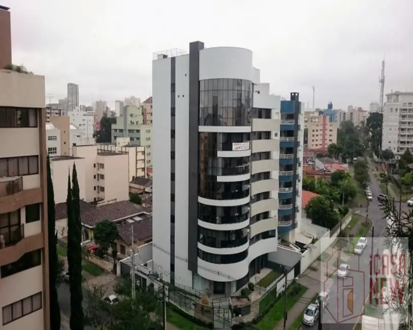 Apartamento com 4 quartos à venda, 135m2 em Juvevê, Curitiba - PR - imagem 6 Foto 6 de Apartamento com 4 quartos à venda, 135m2 em Juvevê, Curitiba - PR