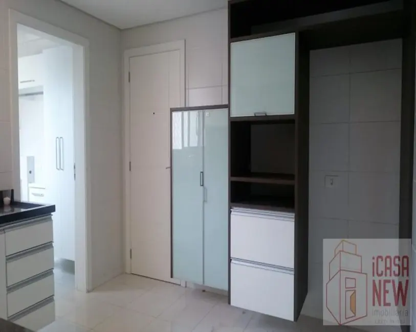 Apartamento com 4 quartos à venda, 135m2 em Juvevê, Curitiba - PR - imagem 8 Foto 8 de Apartamento com 4 quartos à venda, 135m2 em Juvevê, Curitiba - PR