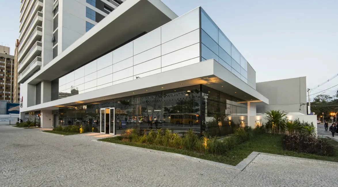 Loja à venda, 865m2 em Centro Cívico, Curitiba - PR - imagem 3 Foto 3 de Loja à venda, 865m2 em Centro Cívico, Curitiba - PR