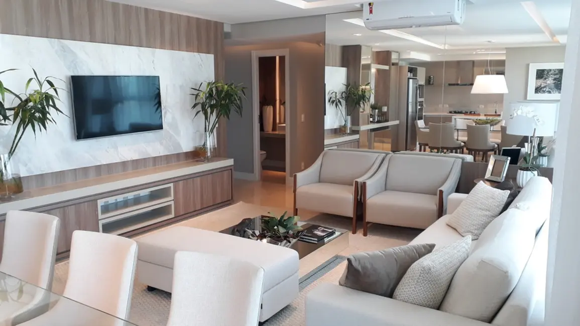 Foto 4 de Apartamento com 3 quartos à venda, 203m2 em Curitiba - PR