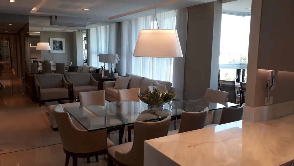 Foto 7 de Apartamento com 3 quartos à venda, 203m2 em Curitiba - PR