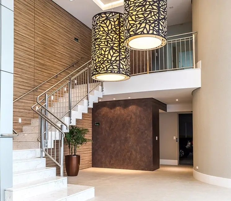 Apartamento com 3 quartos à venda, 130m2 em Curitiba - PR - imagem 2 Foto 2 de Apartamento com 3 quartos à venda, 130m2 em Curitiba - PR