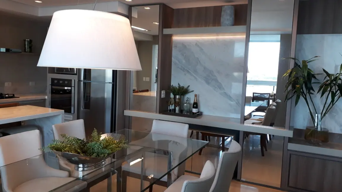 Apartamento com 3 quartos à venda, 130m2 em Curitiba - PR - imagem 5 Foto 5 de Apartamento com 3 quartos à venda, 130m2 em Curitiba - PR