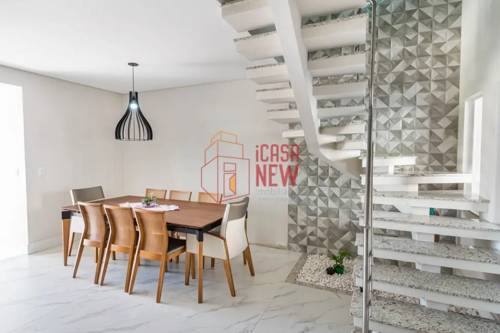 Foto 8 de Casa de Condomínio com 5 quartos à venda, 230m2 em Portão, Curitiba - PR