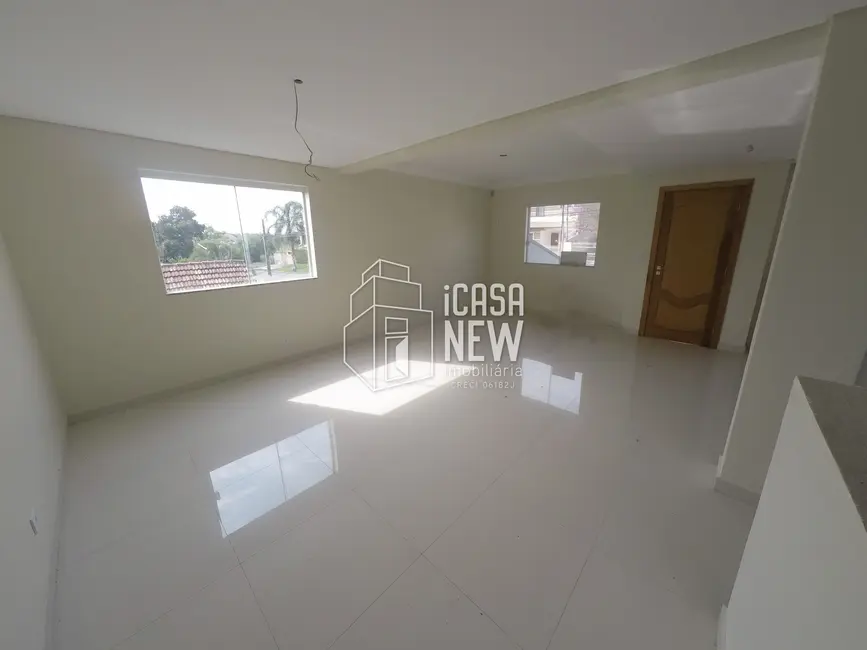 Sobrado com 3 quartos à venda, 160m2 em Jardim das Américas, Curitiba - PR - imagem 6 Foto 6 de Sobrado com 3 quartos à venda, 160m2 em Jardim das Américas, Curitiba - PR