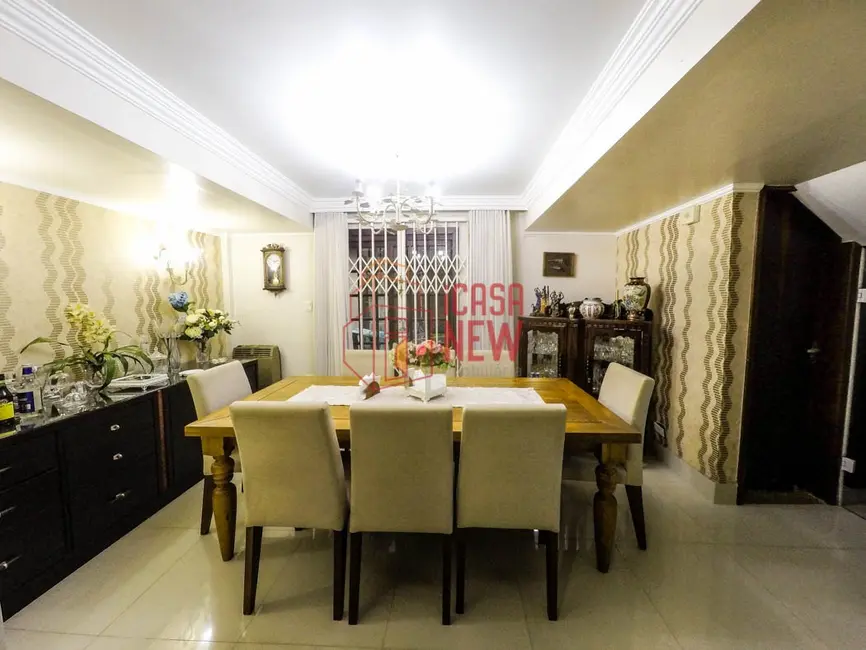 Casa com 3 quartos à venda, 200m2 em Santa Cândida, Curitiba - PR - imagem 8 Foto 8 de Casa com 3 quartos à venda, 200m2 em Santa Cândida, Curitiba - PR