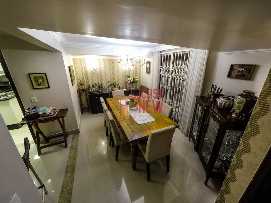 Casa com 3 quartos à venda, 200m2 em Santa Cândida, Curitiba - PR - imagem 7 Foto 7 de Casa com 3 quartos à venda, 200m2 em Santa Cândida, Curitiba - PR