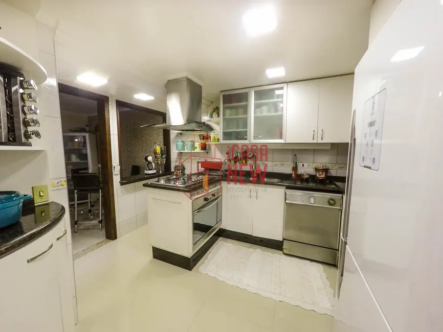 Casa com 3 quartos à venda, 200m2 em Santa Cândida, Curitiba - PR - imagem 9 Foto 9 de Casa com 3 quartos à venda, 200m2 em Santa Cândida, Curitiba - PR