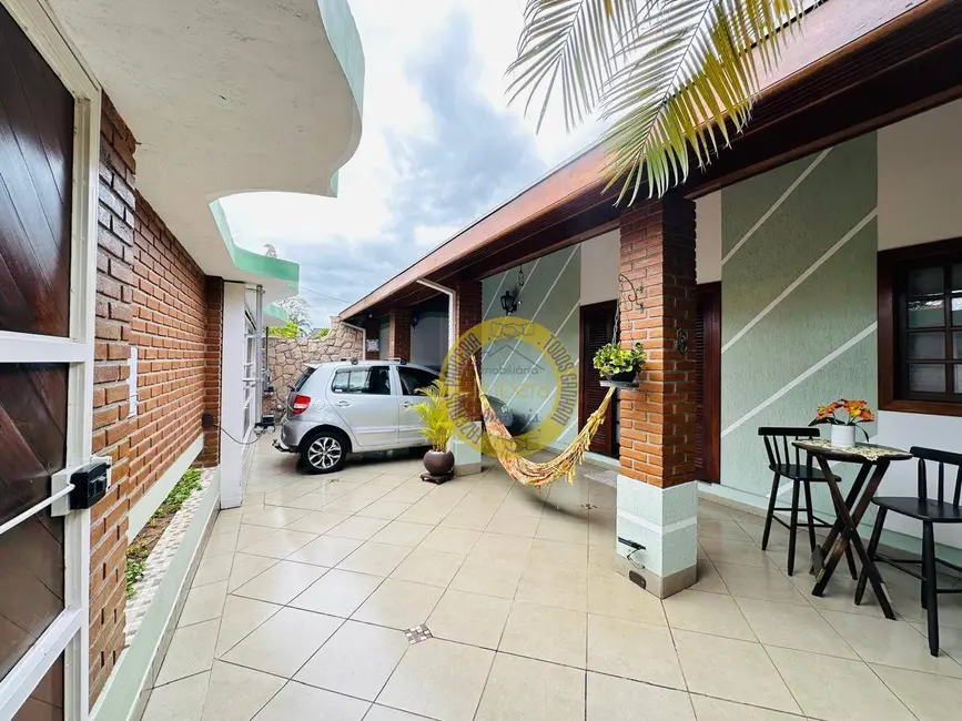 Foto 2 de Casa com 4 quartos à venda, 300m2 em Sao Jose Dos Campos - SP