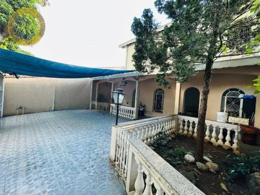 Foto 2 de Sobrado com 7 quartos à venda, 300m2 em Sao Jose Dos Campos - SP
