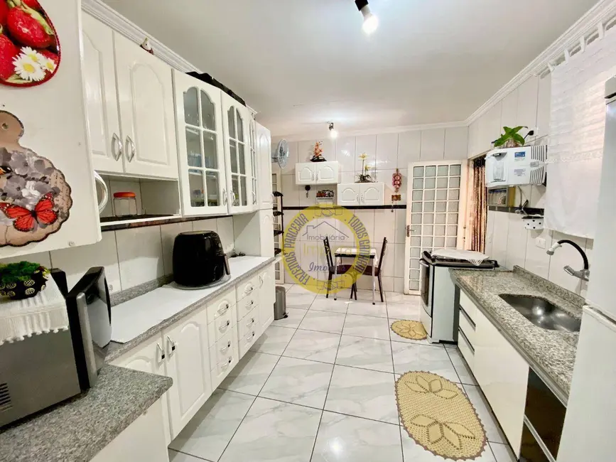 Casa de Condomínio com 3 quartos à venda, 185m2 em Sao Jose Dos Campos - SP - imagem 9 Foto 9 de Casa de Condomínio com 3 quartos à venda, 185m2 em Sao Jose Dos Campos - SP