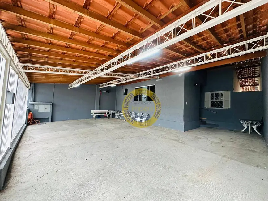 Foto 1 de Casa com 3 quartos à venda, 250m2 em Sao Jose Dos Campos - SP