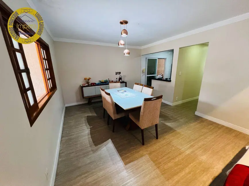 Foto 3 de Casa com 3 quartos à venda, 250m2 em Sao Jose Dos Campos - SP