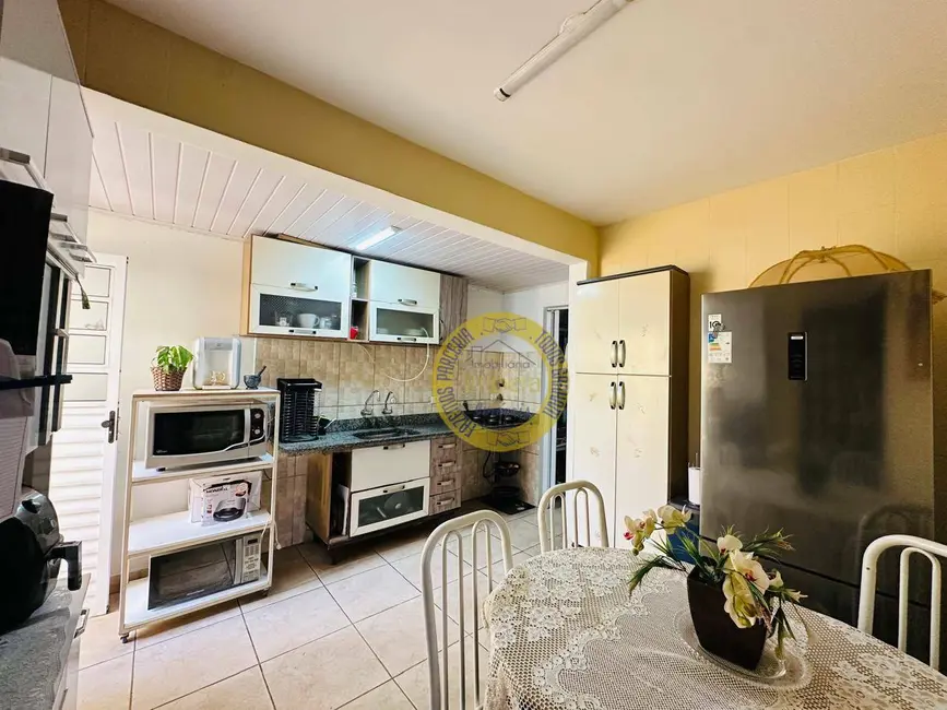 Sobrado com 4 quartos à venda, 150m2 em Sao Jose Dos Campos - SP - imagem 4 Foto 4 de Sobrado com 4 quartos à venda, 150m2 em Sao Jose Dos Campos - SP