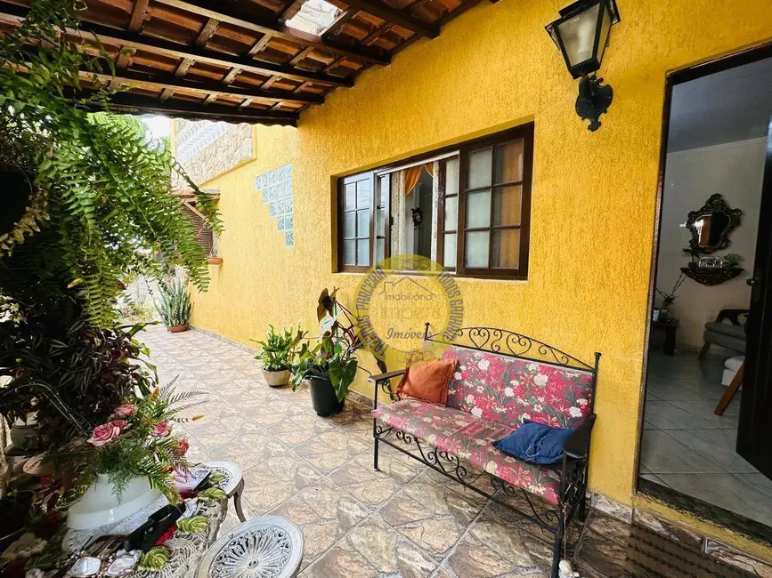 Sobrado com 4 quartos à venda, 150m2 em Sao Jose Dos Campos - SP - imagem 2 Foto 2 de Sobrado com 4 quartos à venda, 150m2 em Sao Jose Dos Campos - SP