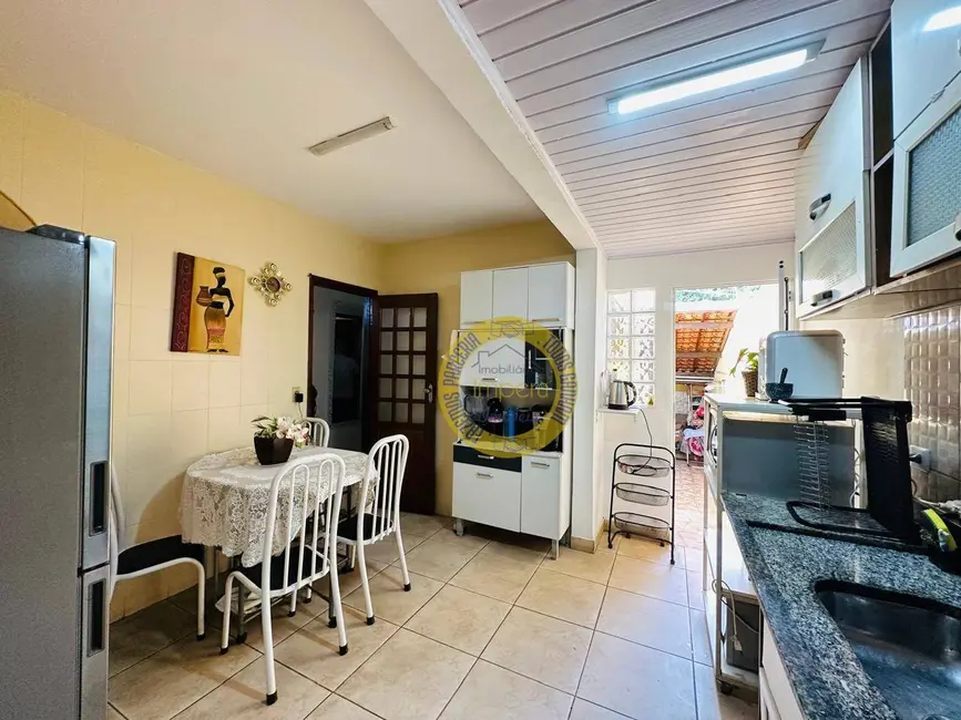 Sobrado com 4 quartos à venda, 150m2 em Sao Jose Dos Campos - SP - imagem 5 Foto 5 de Sobrado com 4 quartos à venda, 150m2 em Sao Jose Dos Campos - SP