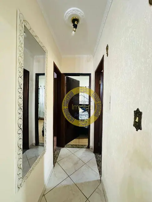 Sobrado com 4 quartos à venda, 150m2 em Sao Jose Dos Campos - SP - imagem 9 Foto 9 de Sobrado com 4 quartos à venda, 150m2 em Sao Jose Dos Campos - SP