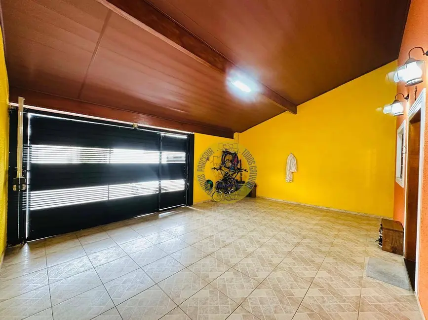 Foto 2 de Casa com 2 quartos à venda, 140m2 em Sao Jose Dos Campos - SP