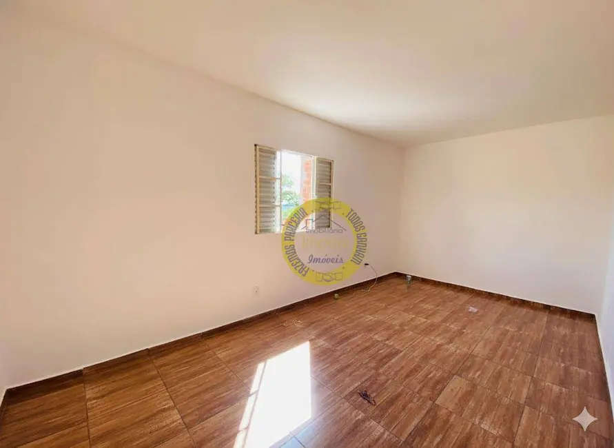 Foto 2 de Casa com 2 quartos para alugar, 150m2 em Sao Jose Dos Campos - SP