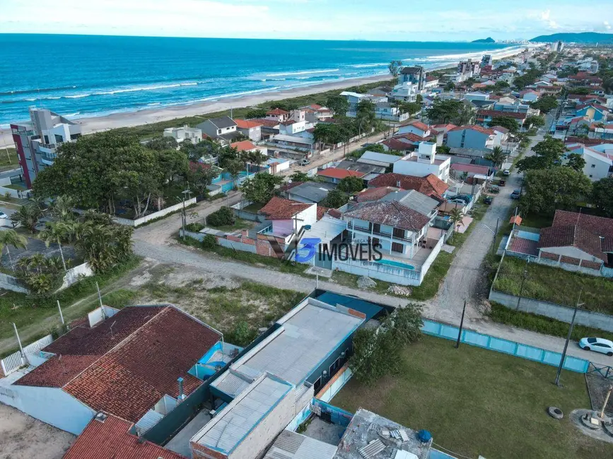 Foto 3 de Casa com 3 quartos à venda, 370m2 em Matinhos - PR