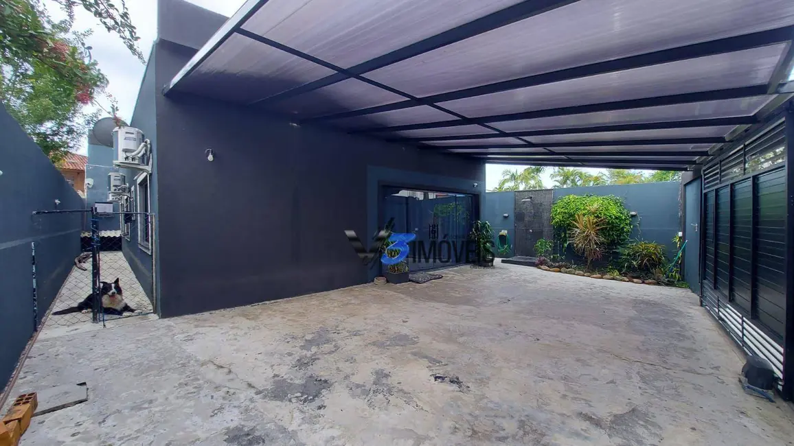 Foto 9 de Casa com 3 quartos à venda, 370m2 em Matinhos - PR