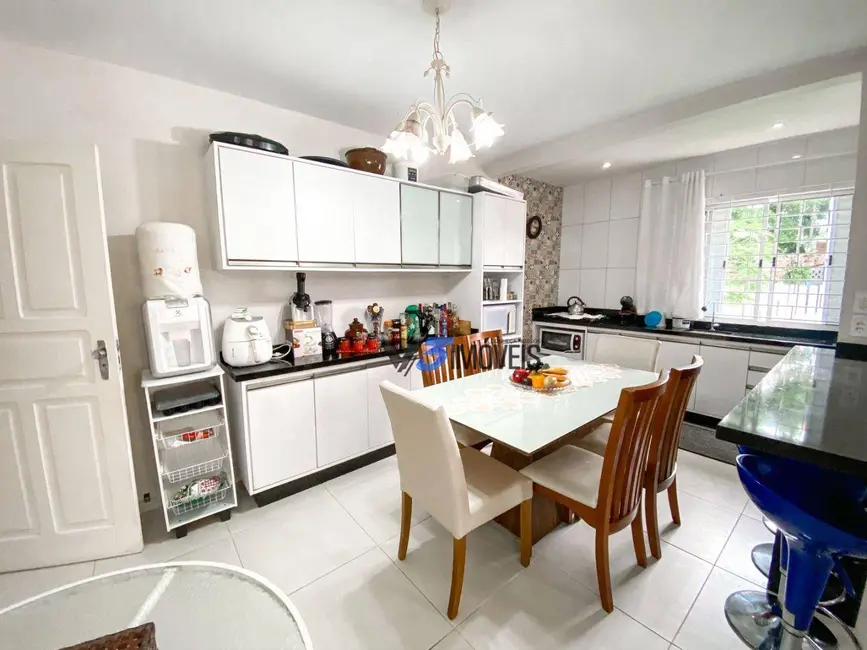 Foto 9 de Casa com 3 quartos à venda, 330m2 em Matinhos - PR