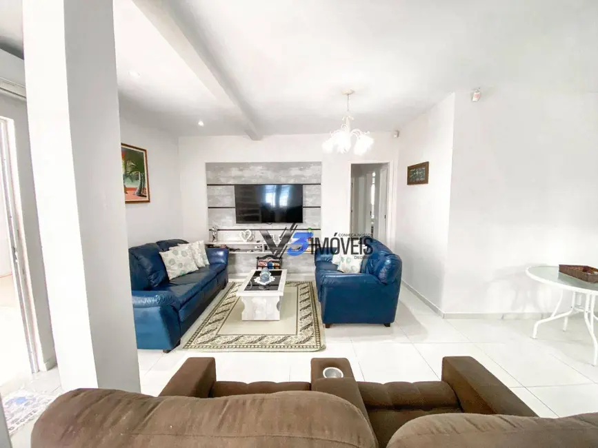 Foto 3 de Casa com 3 quartos à venda, 330m2 em Matinhos - PR