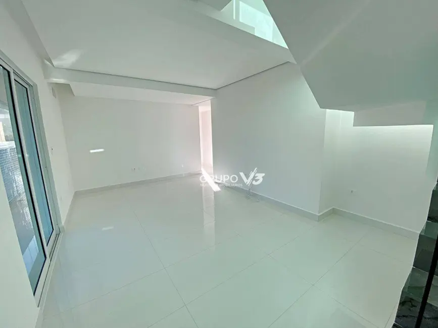 Foto 3 de Cobertura com 3 quartos à venda, 260m2 em Matinhos - PR