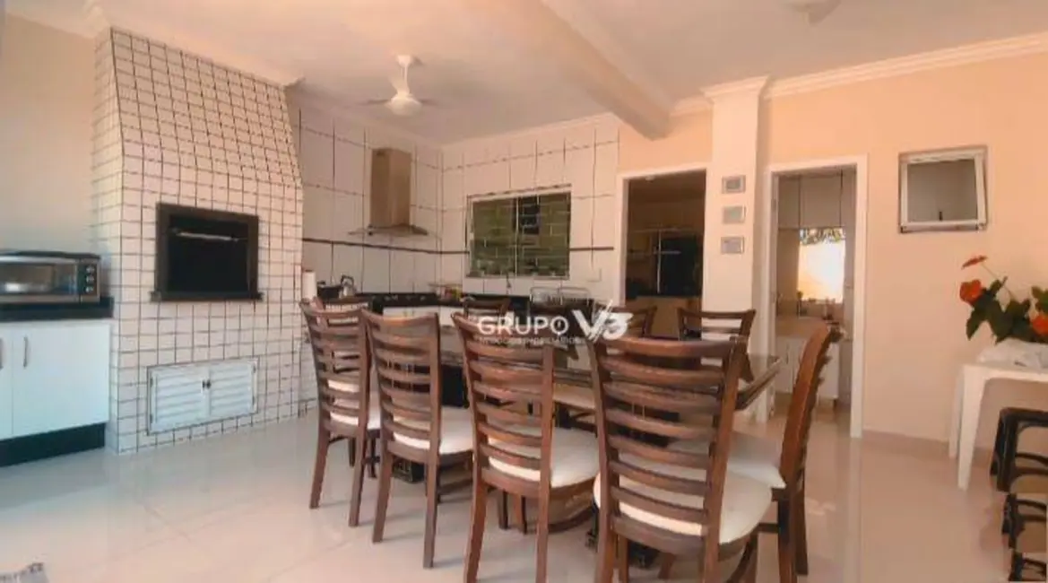 Foto 5 de Sobrado com 4 quartos à venda, 800m2 em Centro, Matinhos - PR