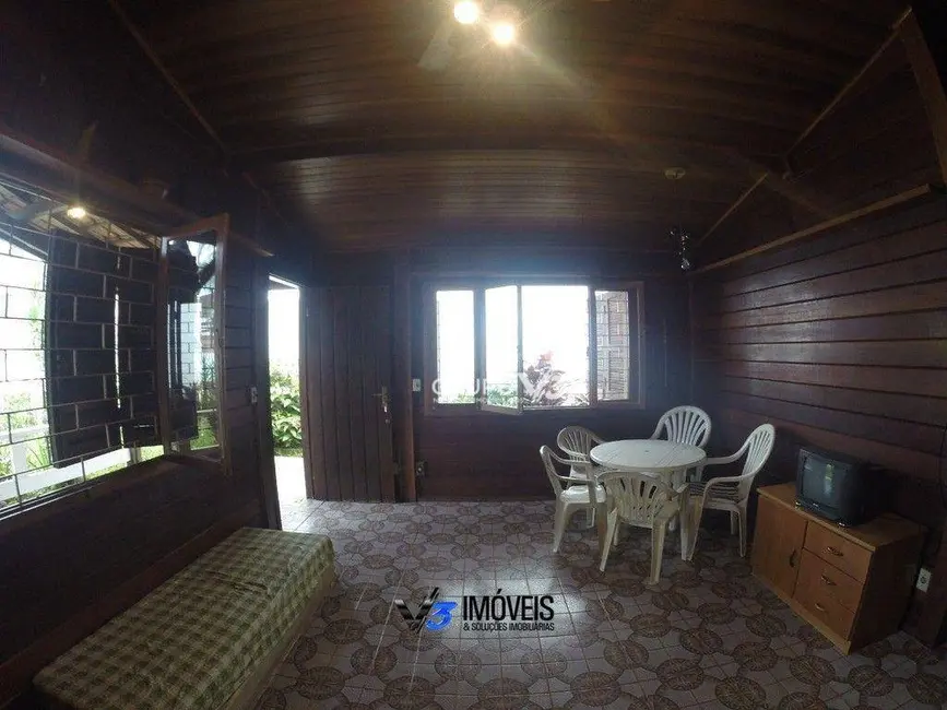 Casa com 2 quartos à venda, 336m2 em Guaratuba - PR - imagem 3 Foto 3 de Casa com 2 quartos à venda, 336m2 em Guaratuba - PR
