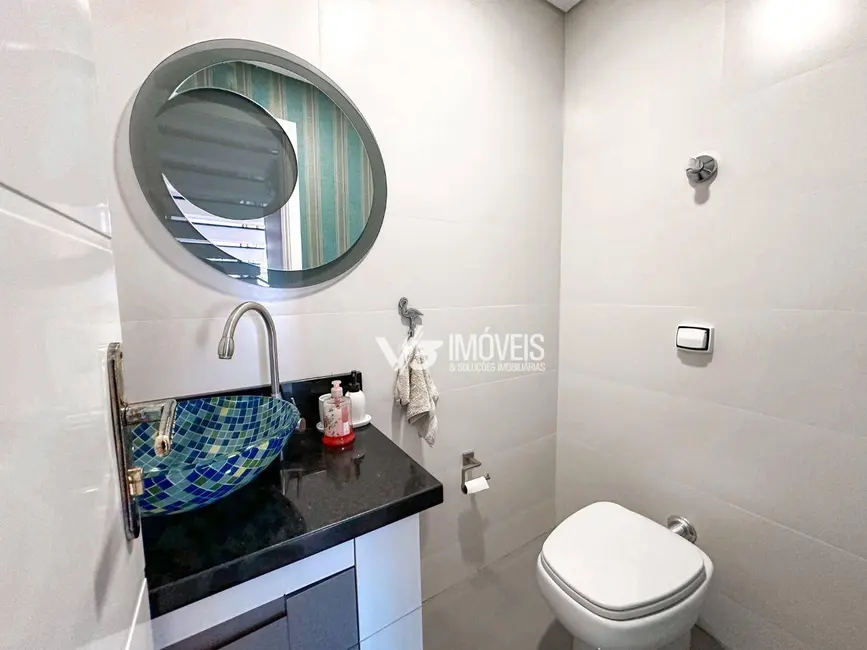 Foto 9 de Sobrado com 4 quartos à venda, 175m2 em Matinhos - PR