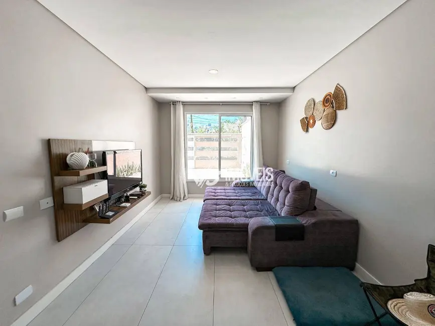 Foto 6 de Sobrado com 4 quartos à venda, 175m2 em Matinhos - PR