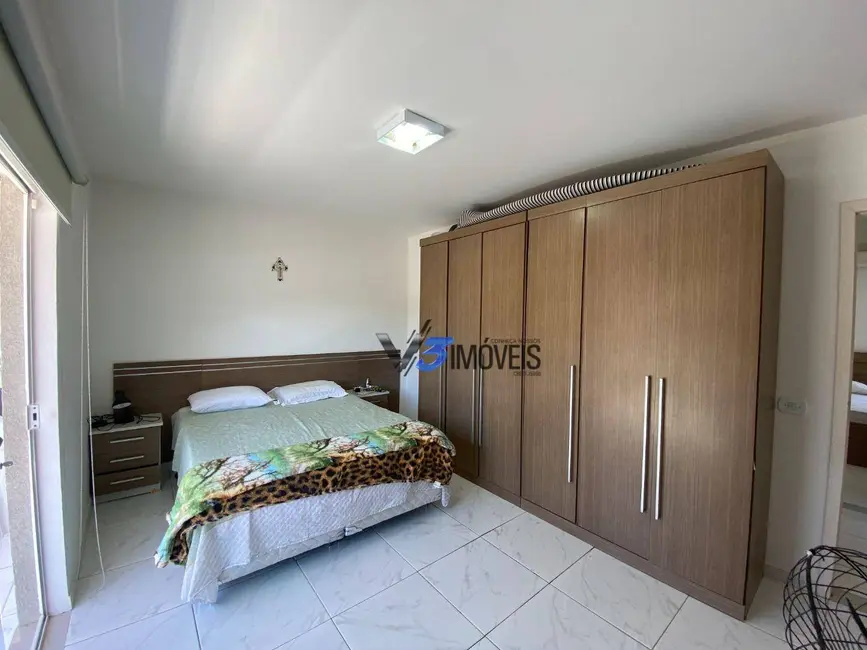 Foto 4 de Sobrado com 4 quartos à venda, 240m2 em Matinhos - PR