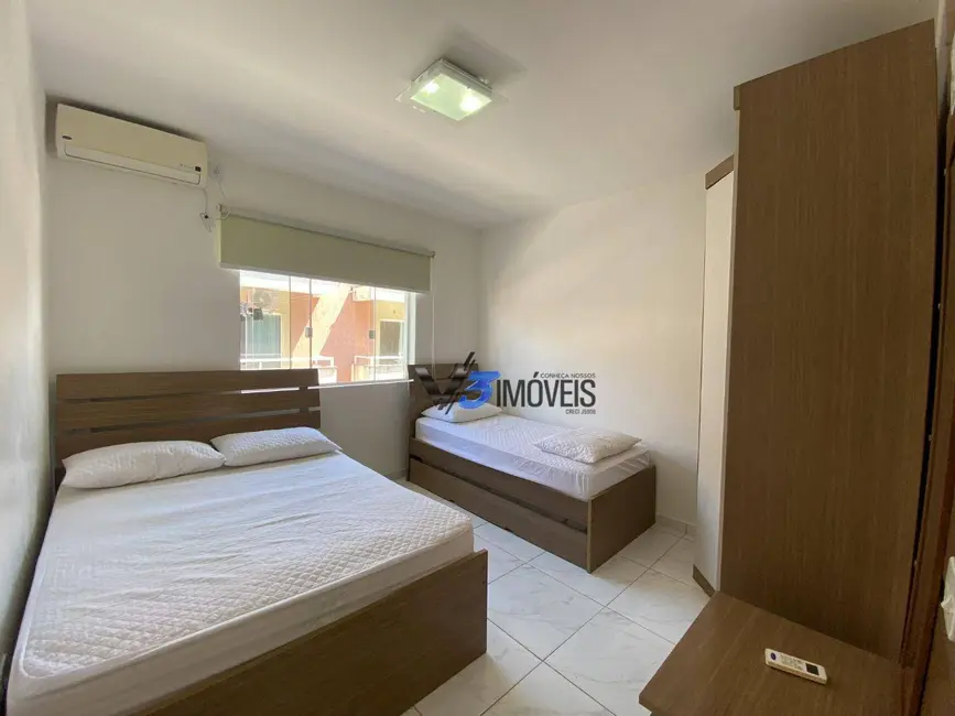 Foto 3 de Sobrado com 4 quartos à venda, 240m2 em Matinhos - PR